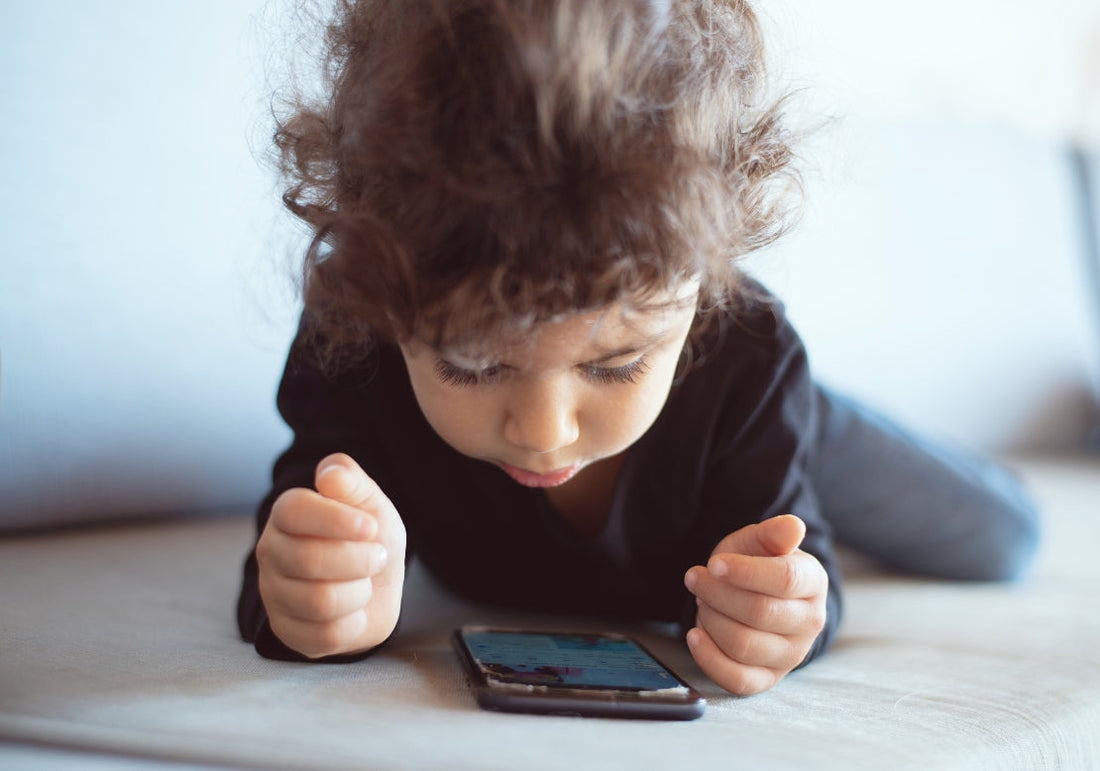 Écrans : ce que nos yeux, nos oreilles et notre dos endurent en silence